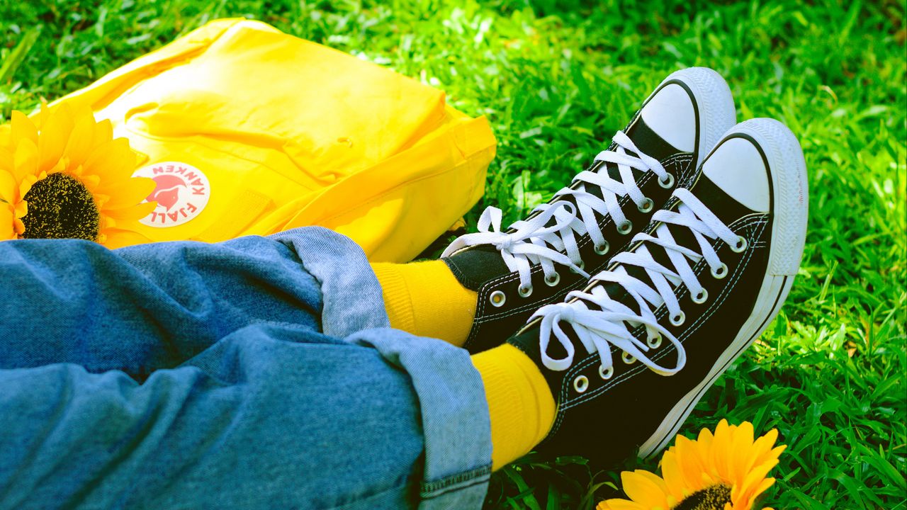 Wallpaper legs, sneakers, summer, grass, yellow, flower