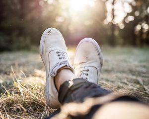 Preview wallpaper legs, sneakers, sun, sunlight, glare, white