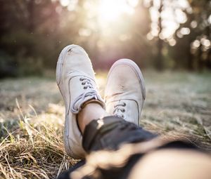 Preview wallpaper legs, sneakers, sun, sunlight, glare, white