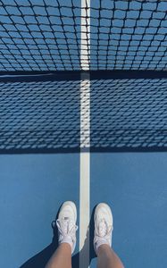 Preview wallpaper legs, sneakers, tennis, mesh, tennis court