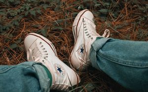 Preview wallpaper legs, sneakers, white, shoes, grass