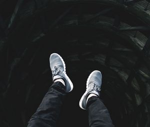 Preview wallpaper legs, tunnel, sneakers