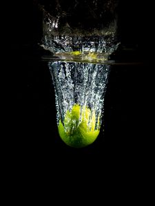 Preview wallpaper lemon, spray, bubbles, black