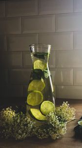 Preview wallpaper lemonade, vessel, lime, flowers