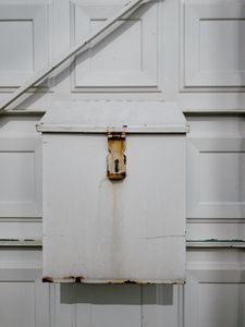 Preview wallpaper letterbox, box, white, rusty