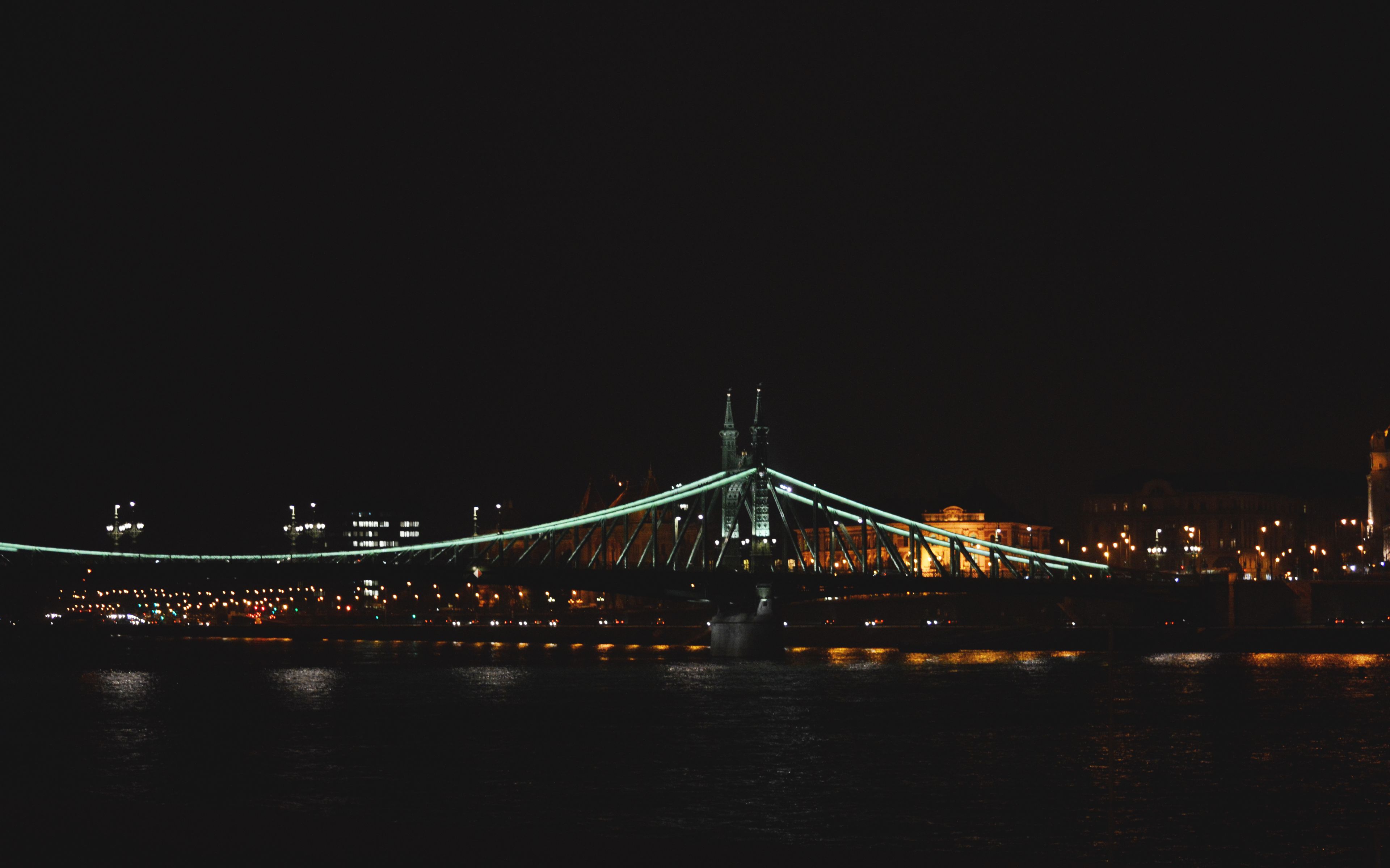 3840x2400 Wallpaper liberty bridge, bridge, lights, river, budapest, hungary, night