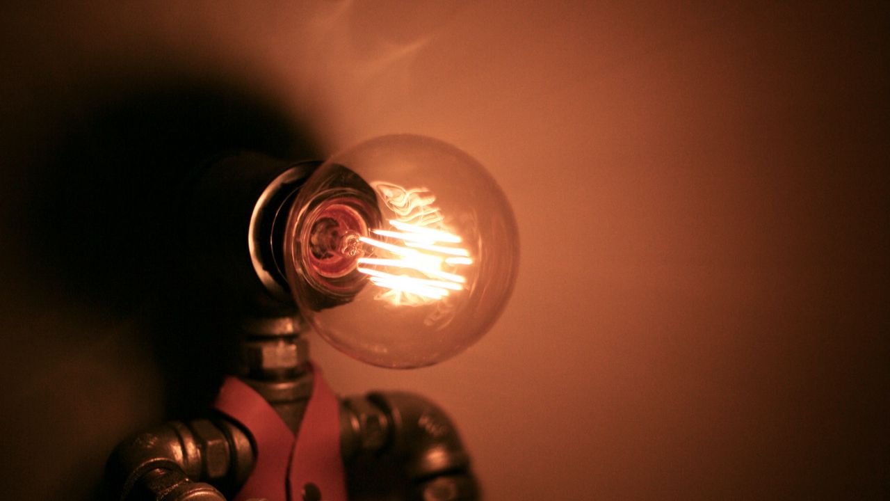 Wallpaper light bulb, glow, robot, metallic, dark