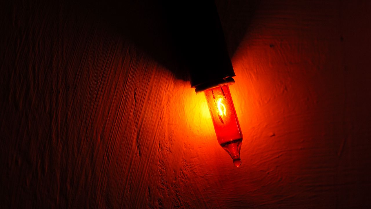 Wallpaper light bulb, light, dark, red