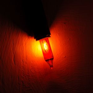 Preview wallpaper light bulb, light, dark, red