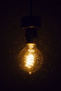 Preview wallpaper light bulb, light, rain, wet, dark