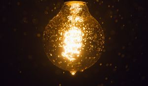 Preview wallpaper light bulb, light, rain, wet, dark