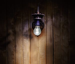Preview wallpaper light bulb, light, wood, wall