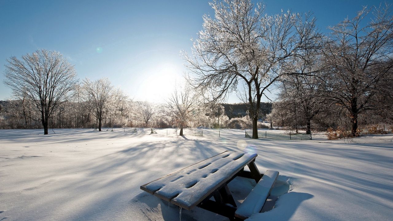 Wallpaper light, sun, winter, table, benches, snowdrifts, snow, cover, park, sky, clearly