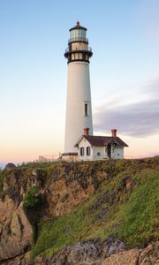 Preview wallpaper lighthouse, building, cliff, sky