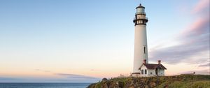 Preview wallpaper lighthouse, building, cliff, sky