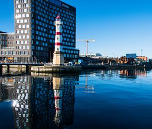 Preview wallpaper lighthouse, building, lake, reflection