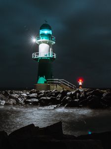 Preview wallpaper lighthouse, building, night, light, coast