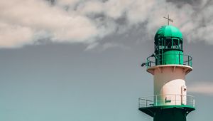 Preview wallpaper lighthouse, building, sea, rocks, surf