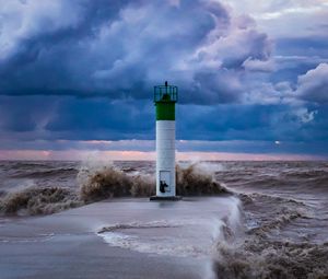 Preview wallpaper lighthouse, coast, rocks, surf