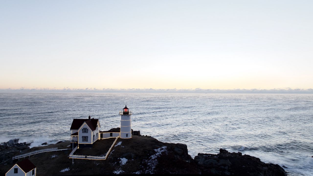 Wallpaper lighthouse, house, cliff, sea, nature