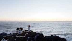 Preview wallpaper lighthouse, house, cliff, sea, nature