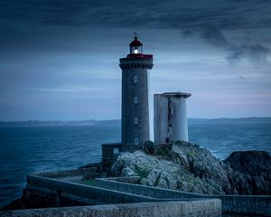 Preview wallpaper lighthouse, light, building, evening