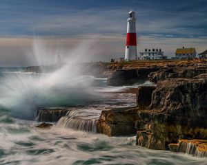 Preview wallpaper lighthouse, rocks, sea, spray, water