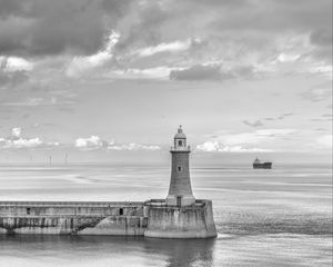 Preview wallpaper lighthouse, sea, bw, horizon, sky, clouds