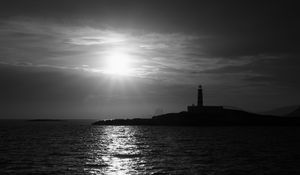 Preview wallpaper lighthouse, sea, glare, rays, dark