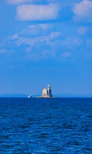 Preview wallpaper lighthouse, sea, sky, waves, horizon