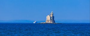 Preview wallpaper lighthouse, sea, sky, waves, horizon