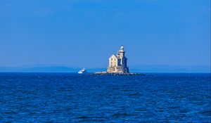 Preview wallpaper lighthouse, sea, sky, waves, horizon