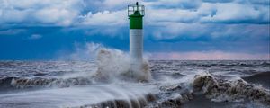 Preview wallpaper lighthouse, sea, storm, wave, spray