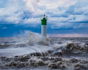 Preview wallpaper lighthouse, sea, storm, wave, spray