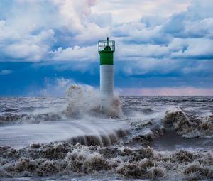 Preview wallpaper lighthouse, sea, storm, wave, spray