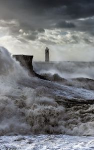 Preview wallpaper lighthouse, sea, storm, waves, spray