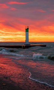 Preview wallpaper lighthouse, sea, sunset, waves, beach