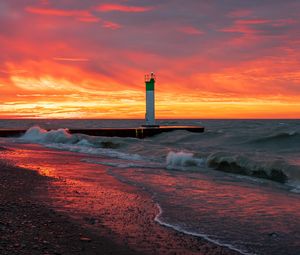 Preview wallpaper lighthouse, sea, sunset, waves, beach
