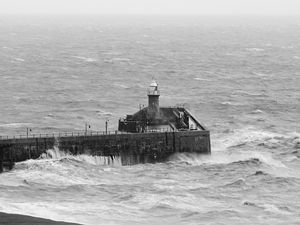 Preview wallpaper lighthouse, sea, waves, bw