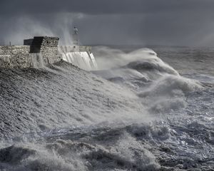 Preview wallpaper lighthouse, shore, waves, sea, storm, foam