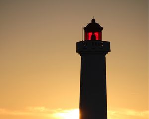 Preview wallpaper lighthouse, silhouette, sunset, dark