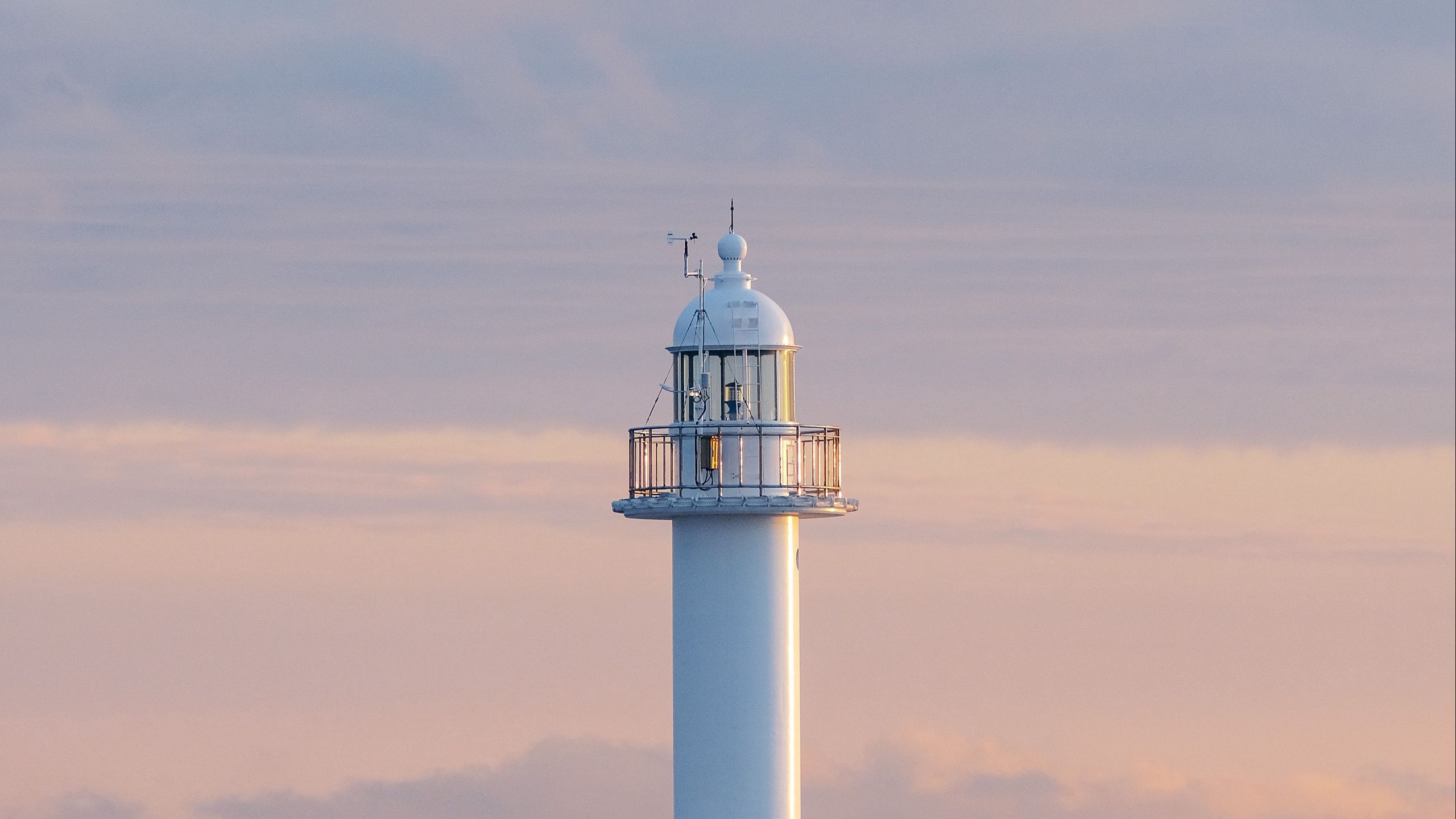 2560x1440 Wallpaper lighthouse, tower, white, minimalism