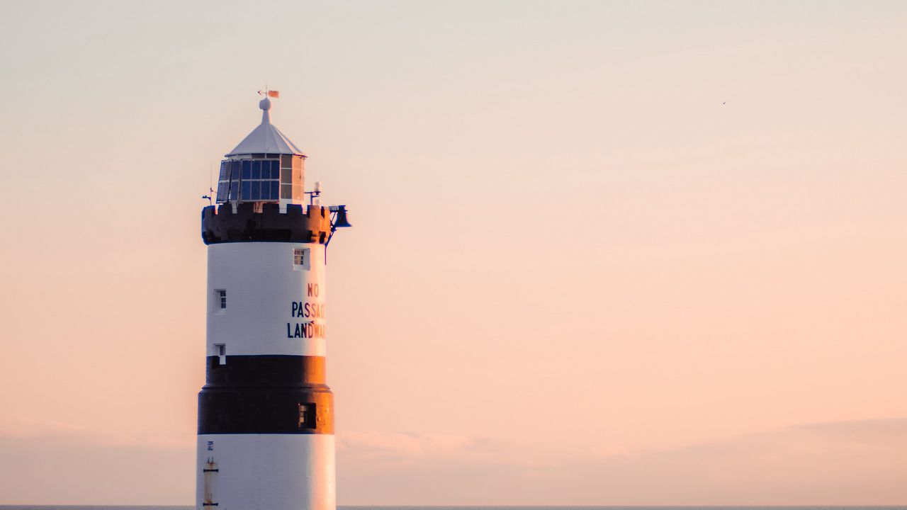 Wallpaper lighthouse, water, horizon, glare
