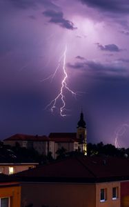 Preview wallpaper lightning, building, city, night