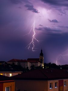 Preview wallpaper lightning, building, city, night