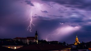 Preview wallpaper lightning, building, city, night