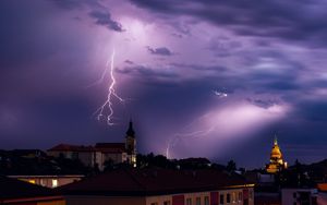 Preview wallpaper lightning, building, city, night