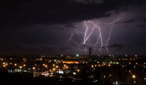 Preview wallpaper lightning, city, night, sky, clouds