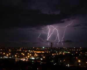 Preview wallpaper lightning, city, night, sky, clouds