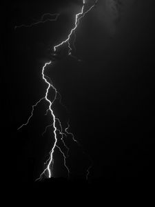 Preview wallpaper lightning, glow, black
